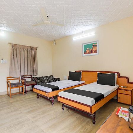 Hotel O Ellis Ahmedabad Exterior photo