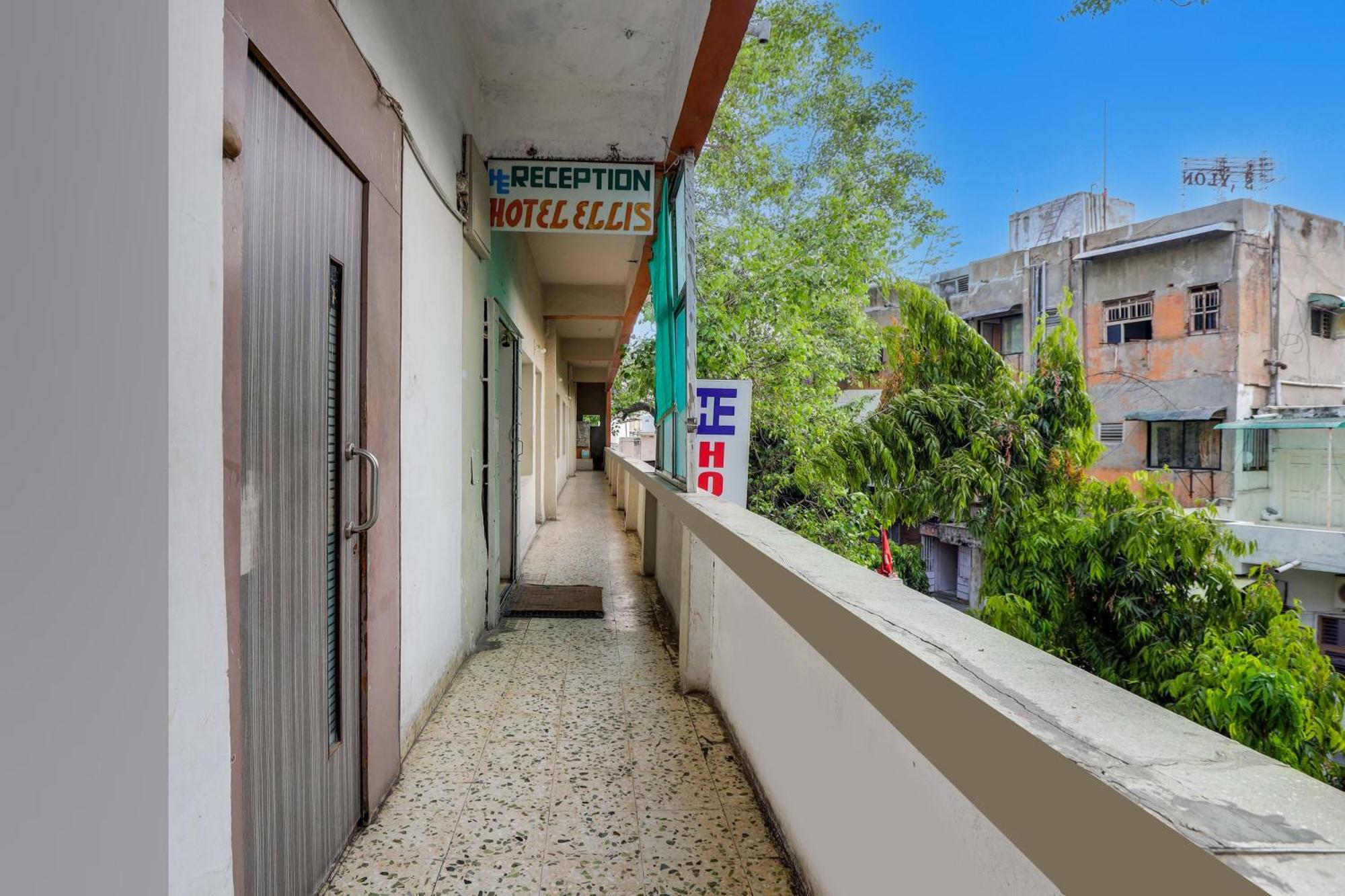 Hotel O Ellis Ahmedabad Exterior photo