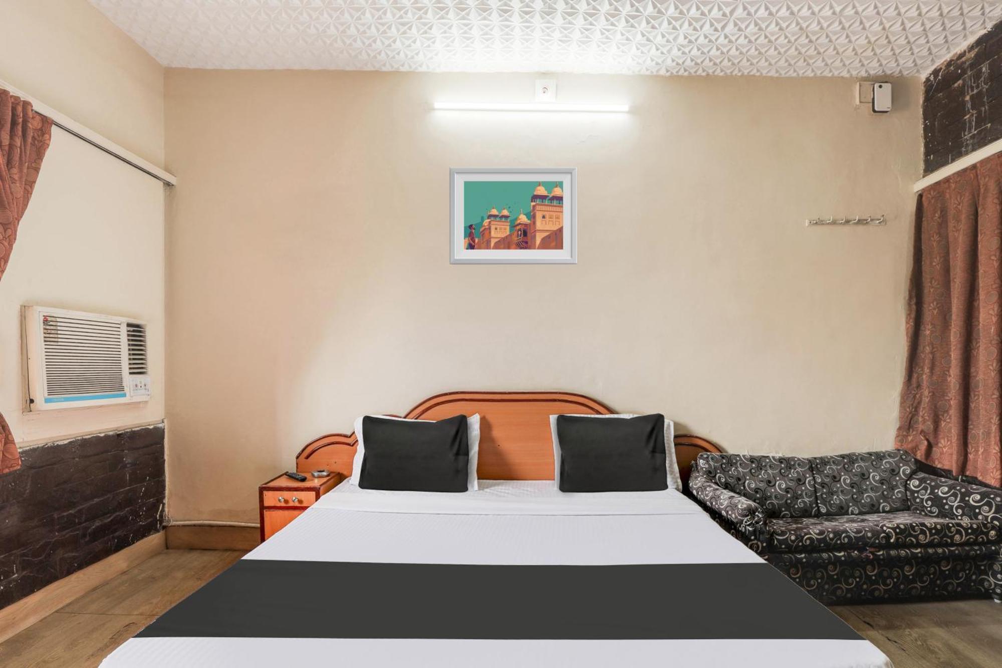 Hotel O Ellis Ahmedabad Exterior photo