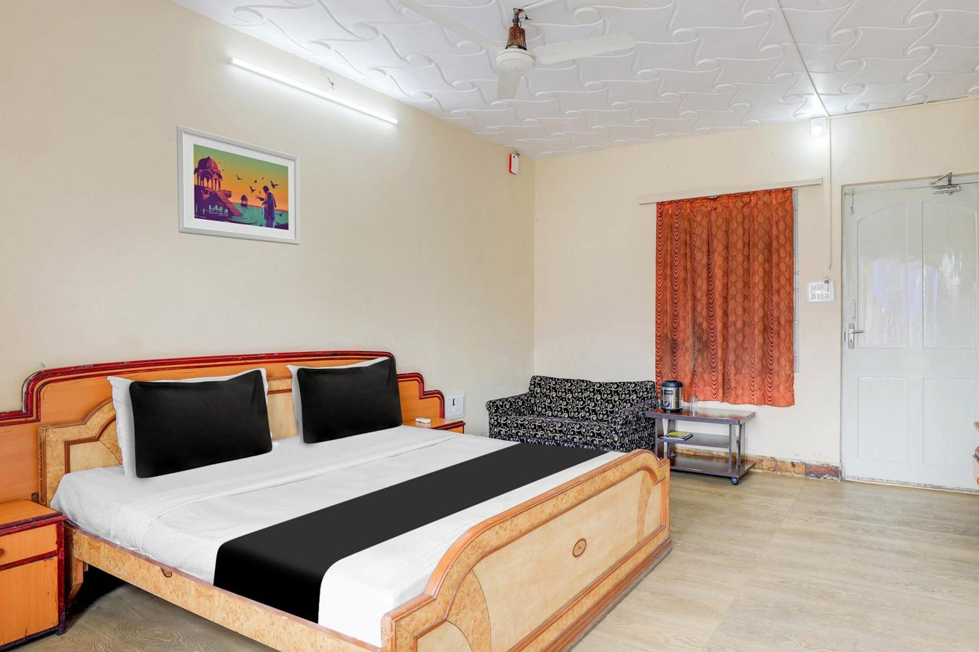 Hotel O Ellis Ahmedabad Exterior photo