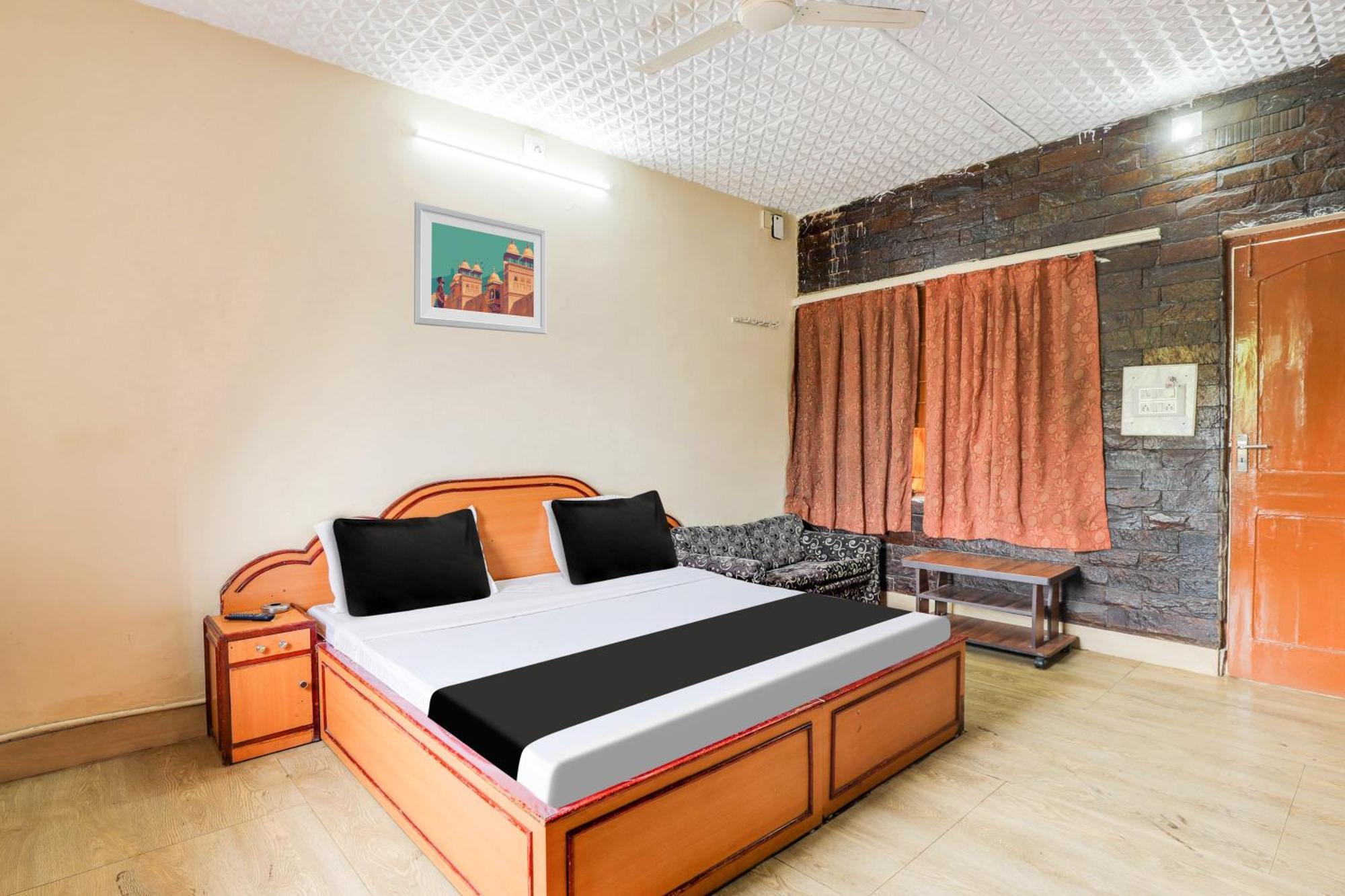 Hotel O Ellis Ahmedabad Exterior photo
