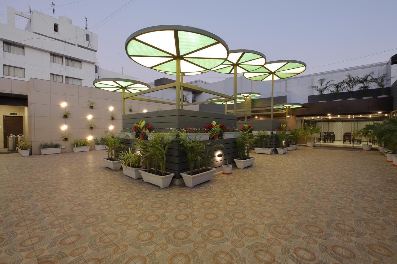 Hotel O Ellis Ahmedabad Exterior photo