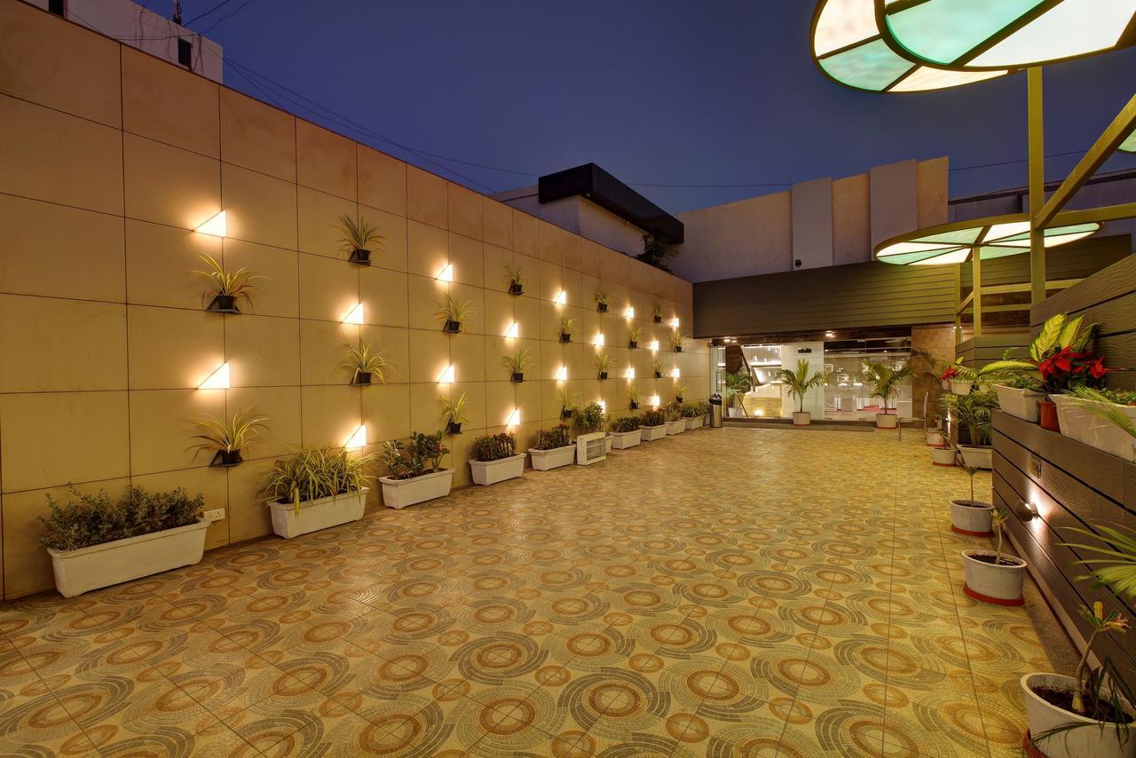 Hotel O Ellis Ahmedabad Exterior photo