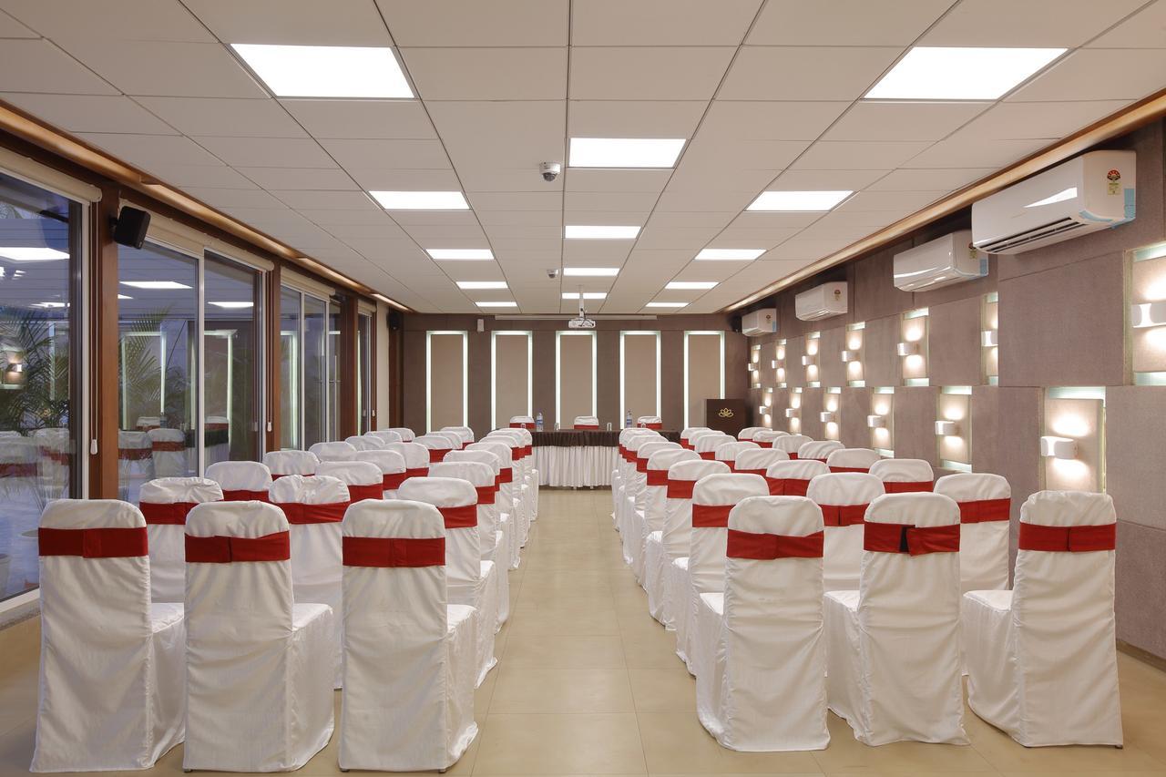 Hotel O Ellis Ahmedabad Exterior photo