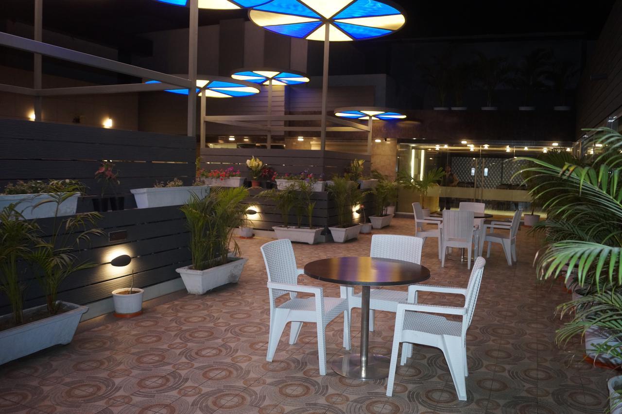 Hotel O Ellis Ahmedabad Exterior photo