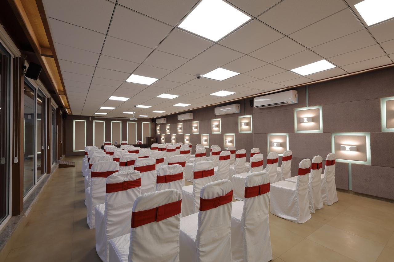Hotel O Ellis Ahmedabad Exterior photo