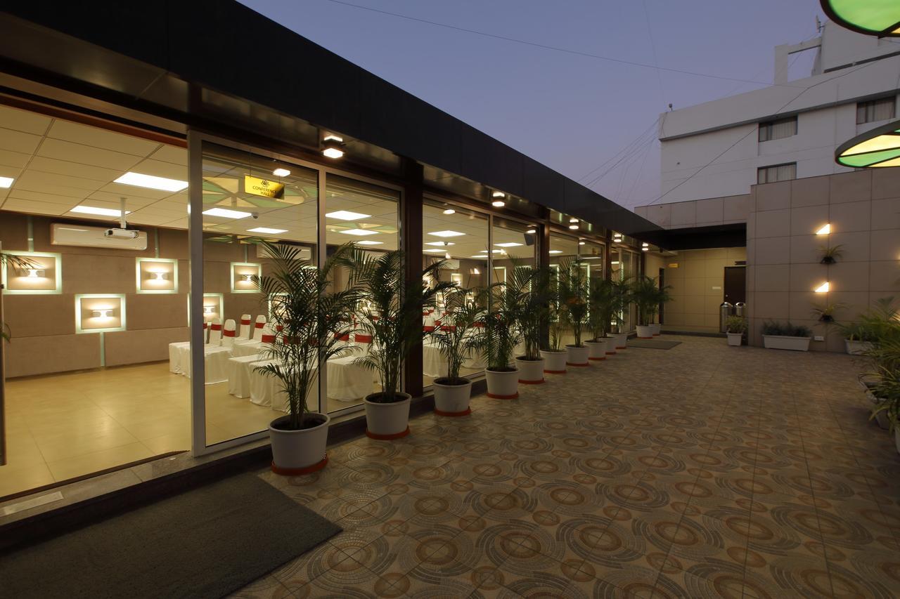 Hotel O Ellis Ahmedabad Exterior photo